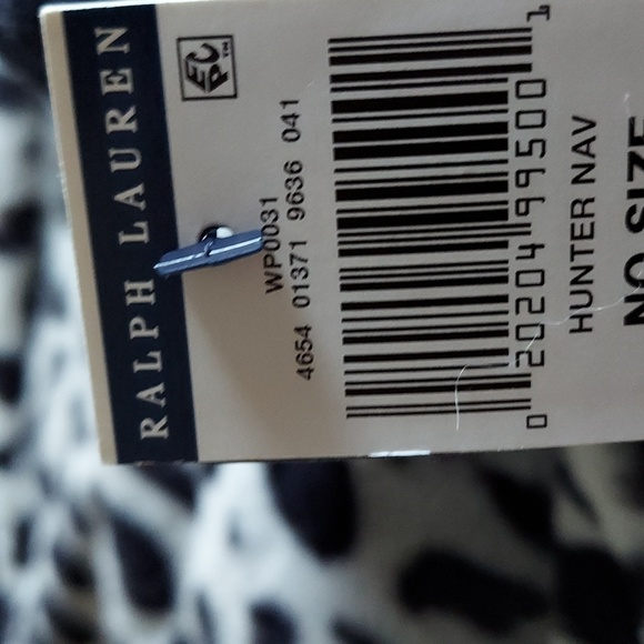 Polo Set of Snood and Classic Pom Pom Hat - Picture 10 of 11